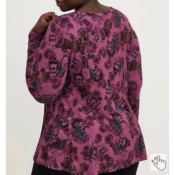 TORRID WOMEN’S FIT & FLARE TEE - SUPER SOFT SKULL ROSES BLACK SIZE 4X NWT - Picture 3 of 5